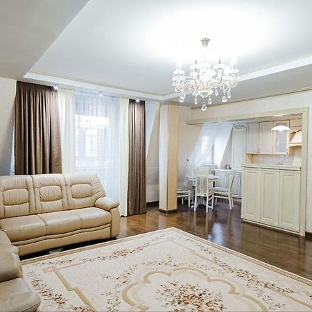 Cathedral Park And Pedestrian Zone Ultracentral Cozy Apartment In Kišiněv Exteriér fotografie