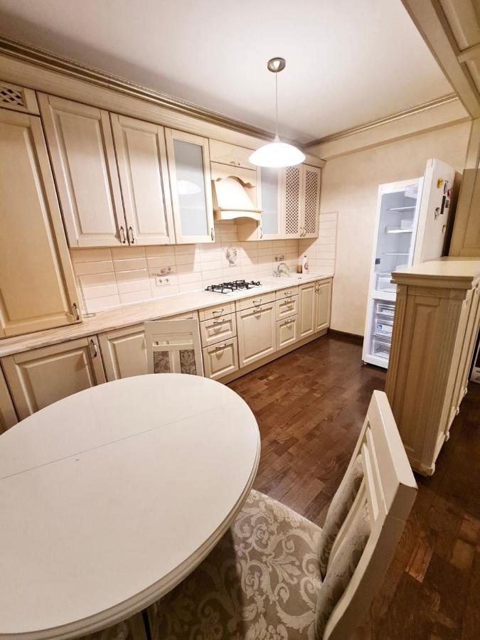 Cathedral Park And Pedestrian Zone Ultracentral Cozy Apartment In Kišiněv Exteriér fotografie