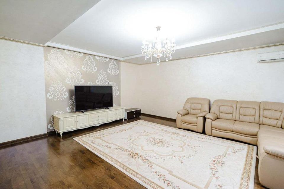 Cathedral Park And Pedestrian Zone Ultracentral Cozy Apartment In Kišiněv Exteriér fotografie