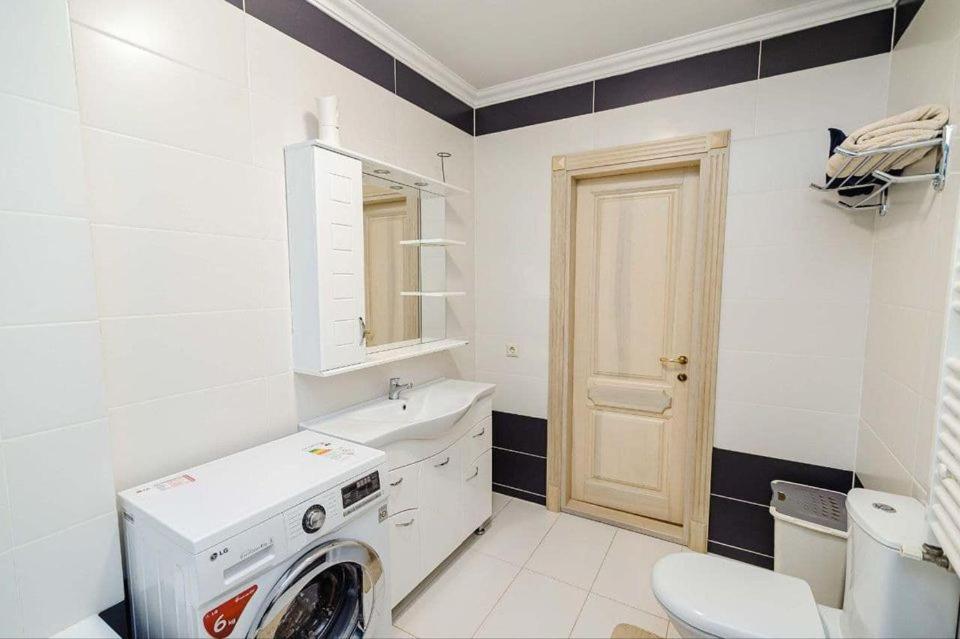 Cathedral Park And Pedestrian Zone Ultracentral Cozy Apartment In Kišiněv Exteriér fotografie